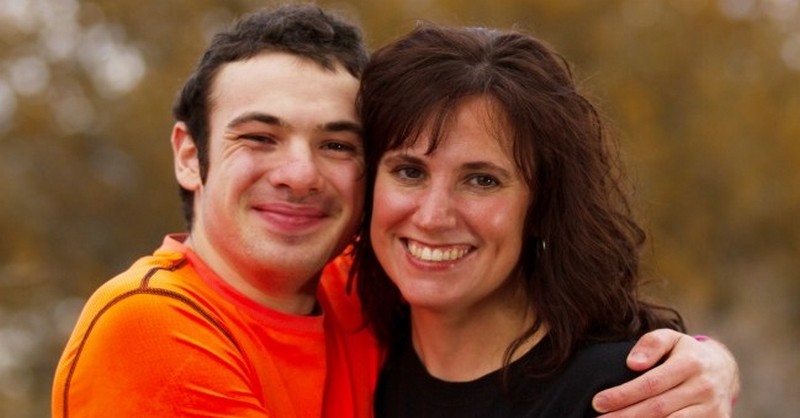 Chlapec odmietol chemoterapiu a porazil rakovinu. Čo mu pomohlo?