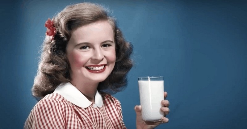 Ako mliekarenský priemysel oklamal ľudí veriť, že pre zdravie potrebujú piť mlieko