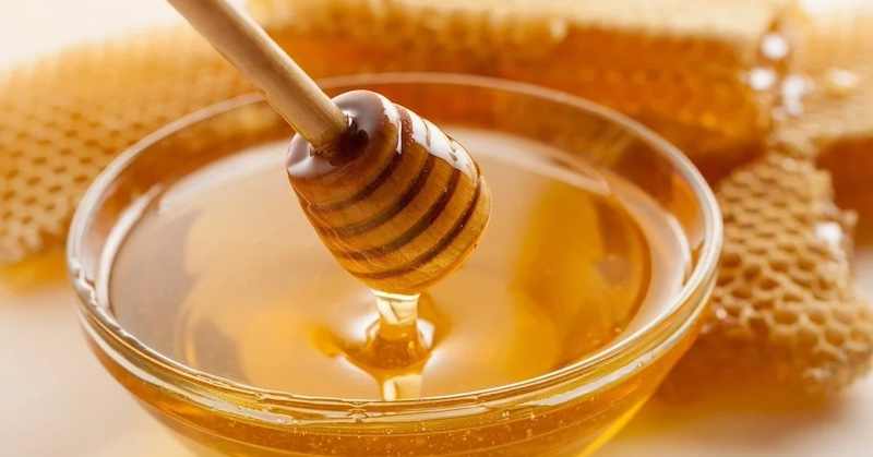 10 spôsobov ako zistíte, či je med pravý alebo pančovaný (falošný)
